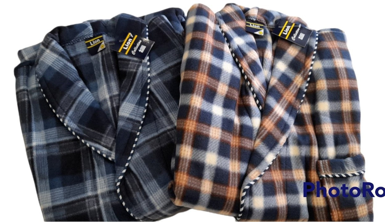 Ρόμπα ανδρική fleece, δετή με τσέπες σε κανονικό μήκος.