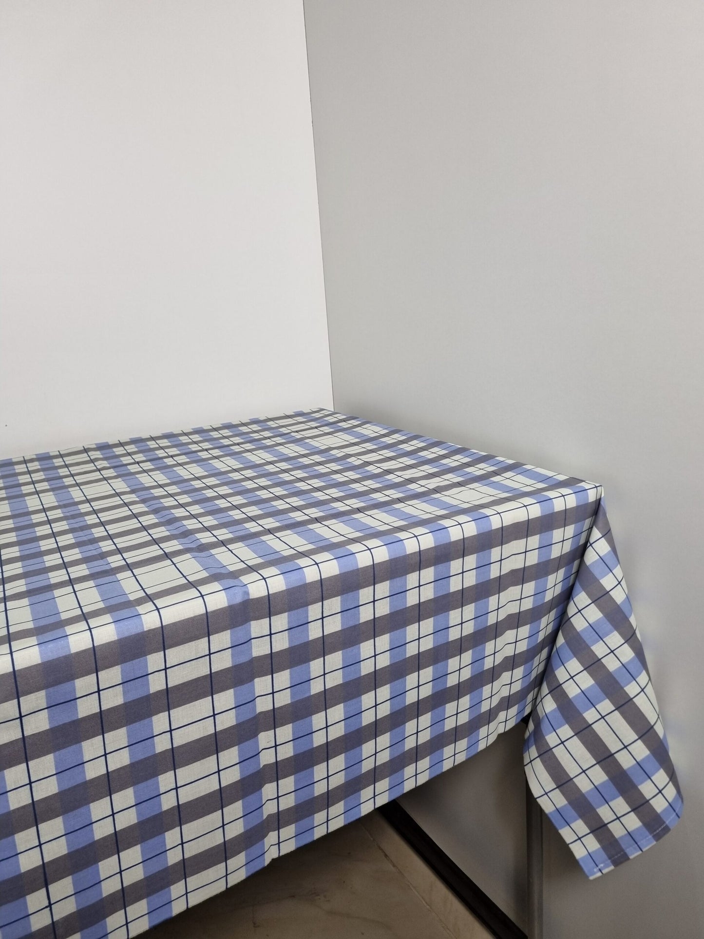 Τραπεζομάντηλο καρό βαμβακερό σε ύφασμα μεγάλο μακρόστενο #150541