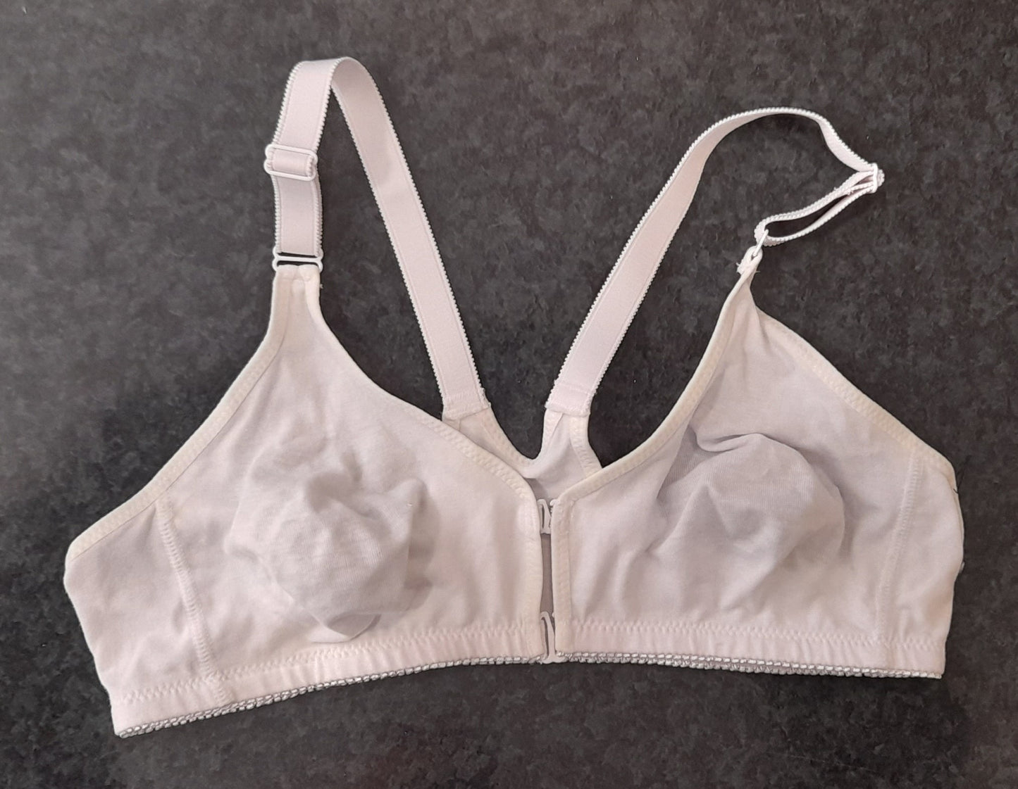 Αθλητικό βαμβακερό σουτιέν με εμπρόσθιο κούμπωμα #1024